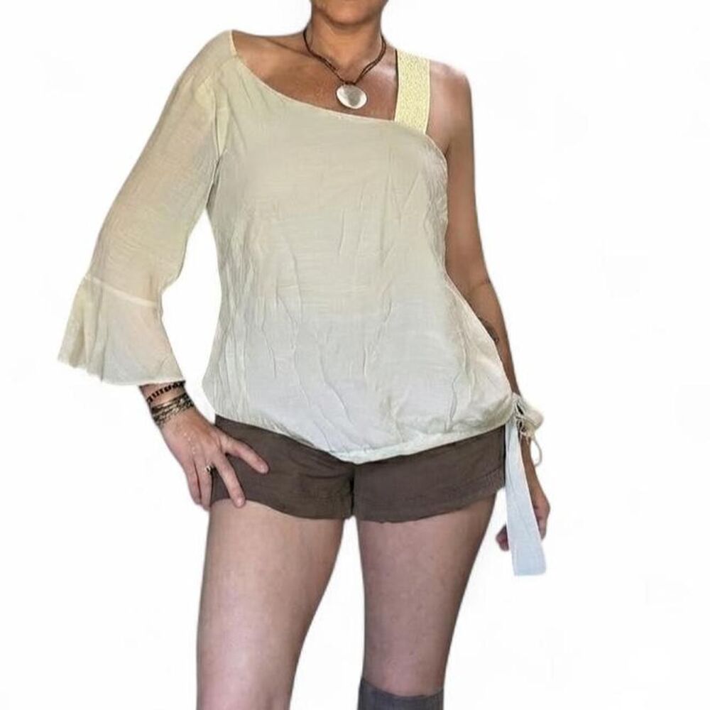 NWT Thalia and Sodi Bohemian Minimalist Beige Off the shoulder flowy top